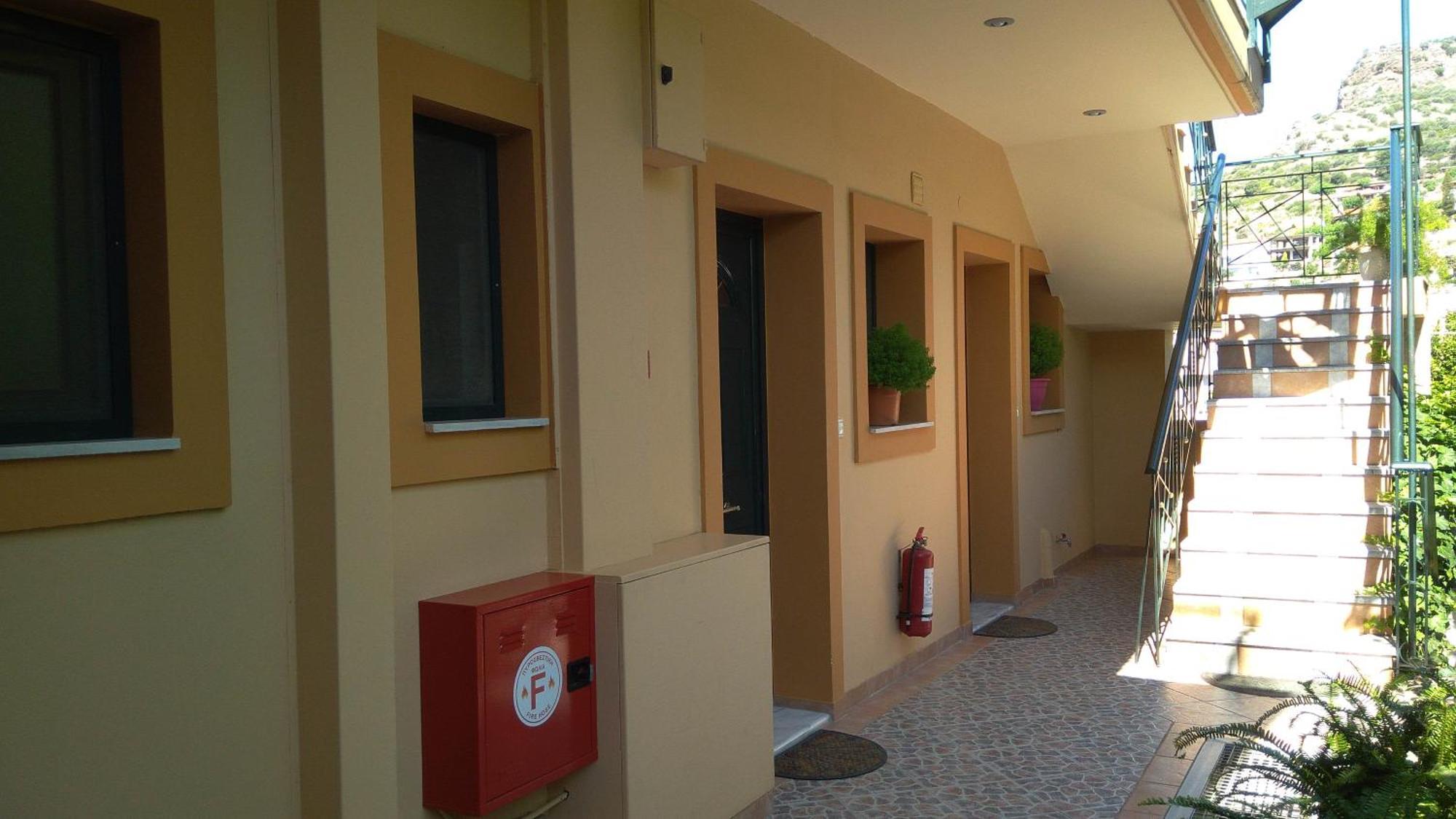 Nikolitsa Apartments Glyfada  Exterior photo